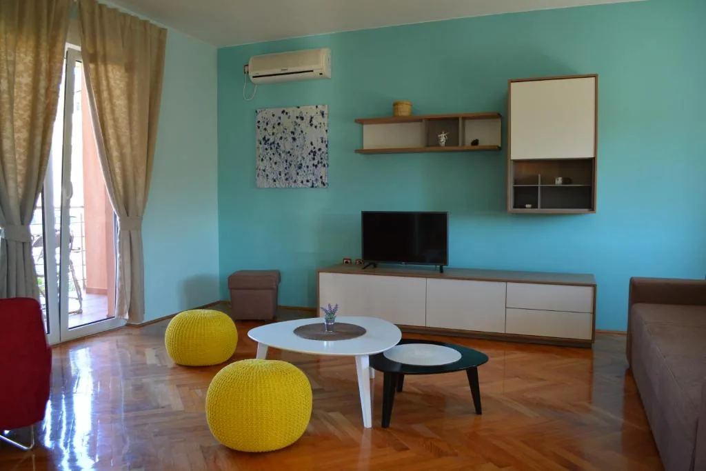 Apartment 1, photo 3