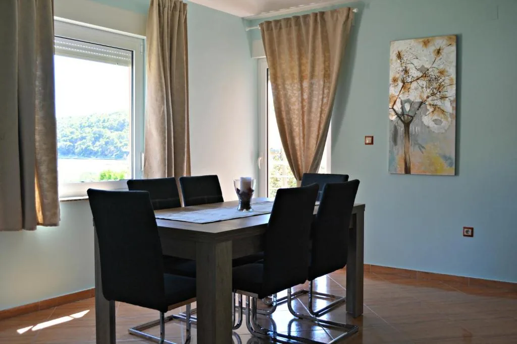 Apartment 1, photo 7