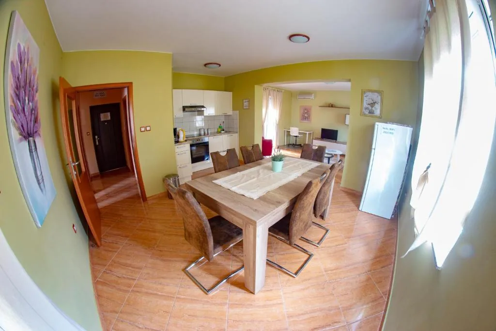 Apartment 3, photo 3