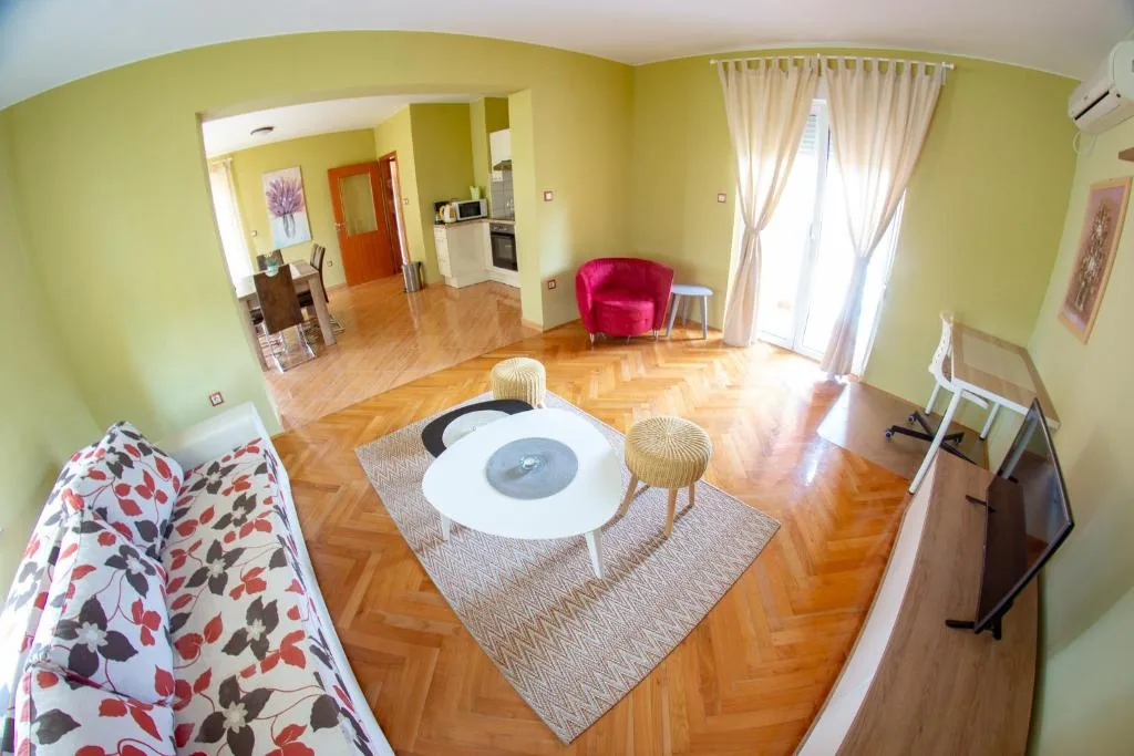 Apartment 3, photo 7