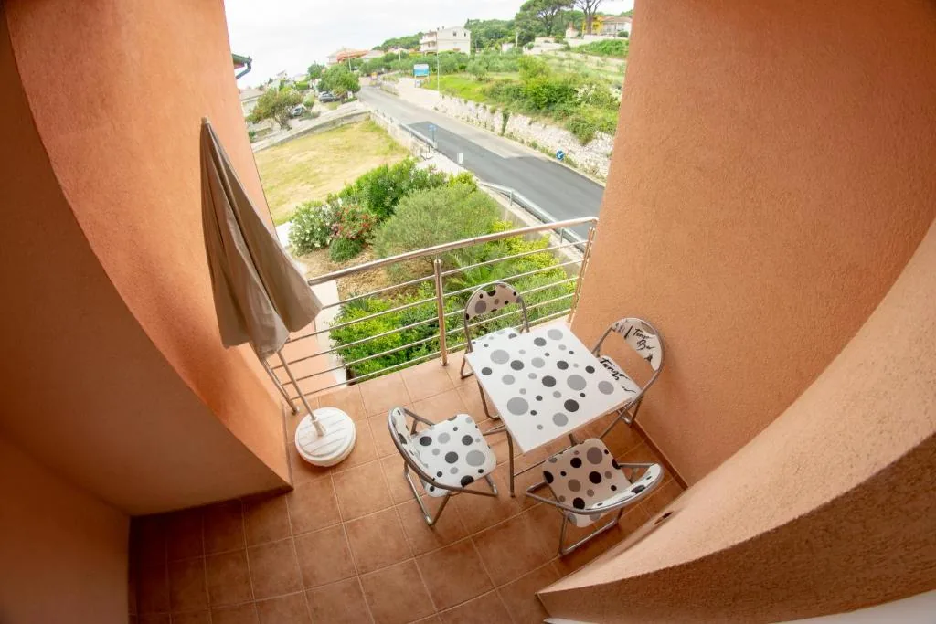 Apartment 3, photo 8