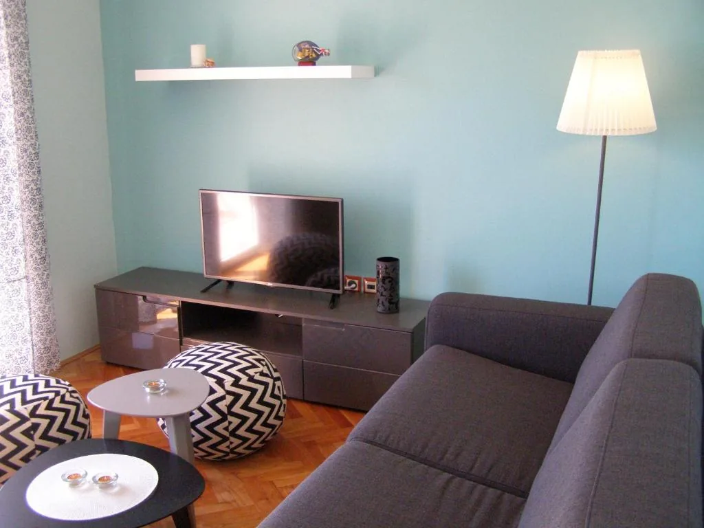 Apartment 4, photo 6